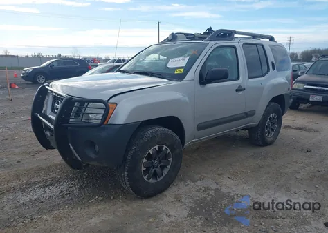 2015 Nissan Xterra Pro-4X z USA, uszkodzony, nr VIN 5N1AN0NW1FN663409
